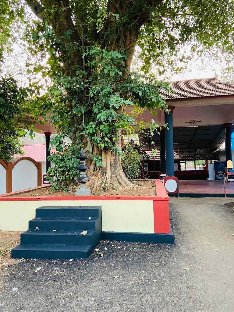 Sree Valiyalukkal Bhagavathi Temple