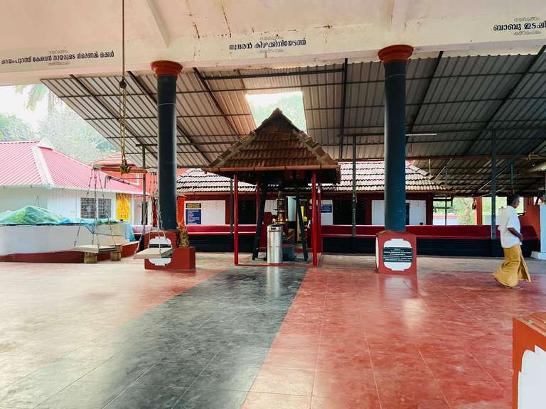 Sree Valiyalukkal Bhagavathi Temple