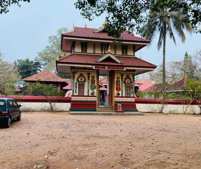 Sree Valiyalukkal Bhagavathi Temple