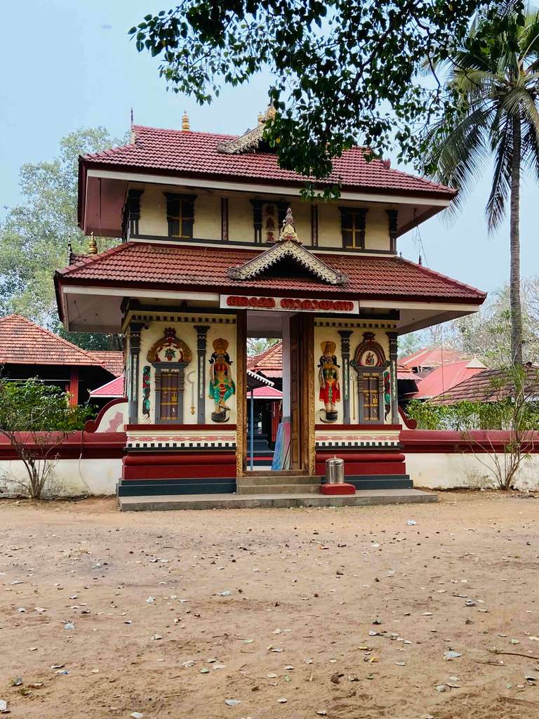 Sree Valiyalukkal Bhagavathi Temple